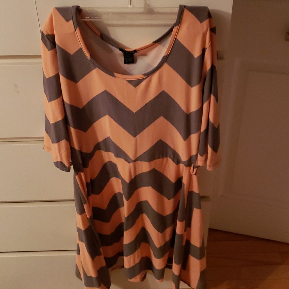 long sleeve, chevron dress